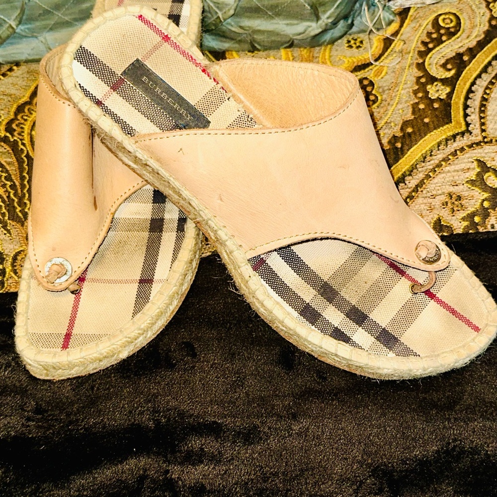 Burberry Cream Tan Espadrilles with Classic Style